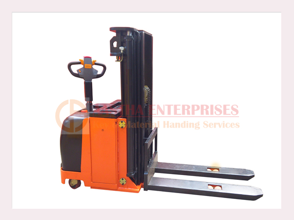 Stacker Rental Service Providers in Chakan| Aastha MHE